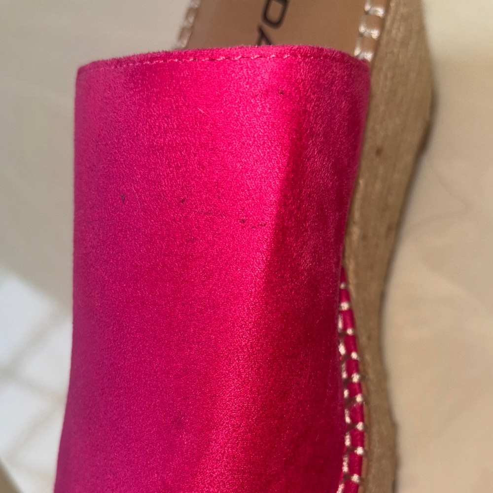 Soda Fuchsia Platform Slide Sandals - Picture 3 of 6